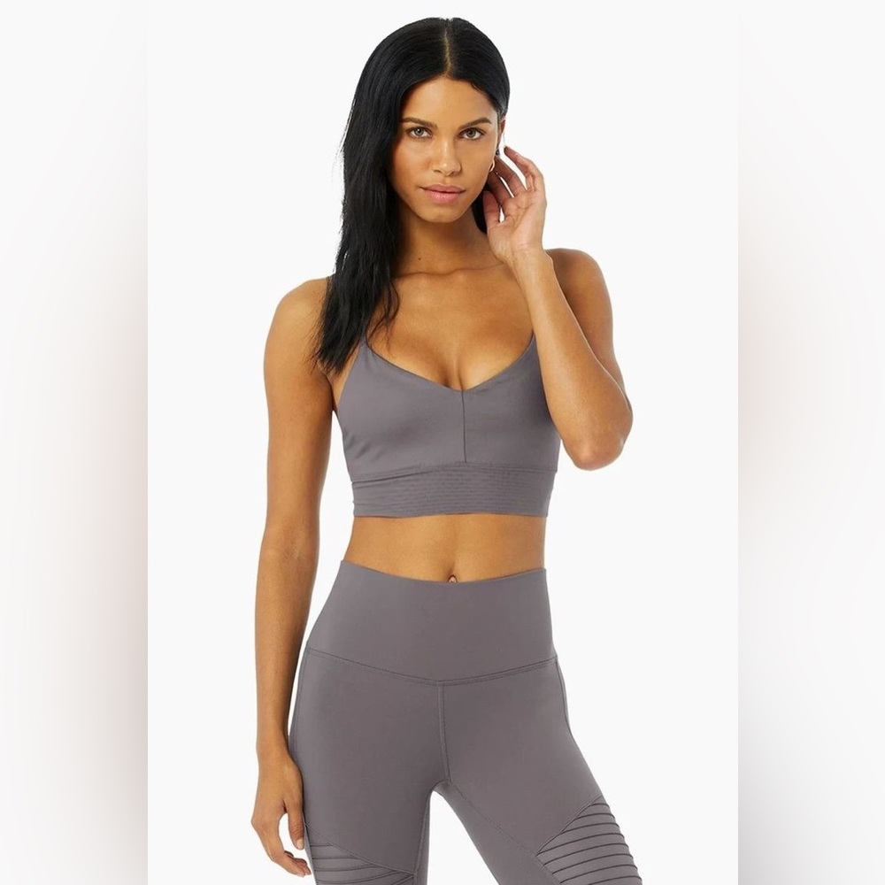 Alo Yoga Lavish Bra – Purple Dusk (Size M) 💜🩶